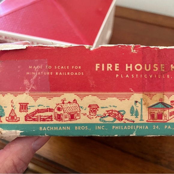 Plasticville Fire House Kit. Vintage. Scaled for miniature railroads. - Picture 6 of 9